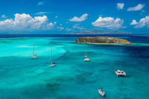 Escales aux Grenadines : 5 mouillages de rêve pour oublier la grisaille en février