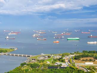 Routes maritimes sous surveillance : le...