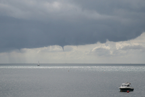 Les 5 phénomènes météo les plus dangereux en mer… et comment les éviter