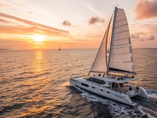Grande croisière : entre voilier et bateau à...
