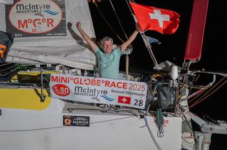 Mini Globe Race 2025-2026 : l’exploit fou de 6 marins autour du monde en...