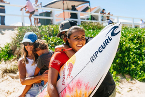 Surf: A 15 ans, la Française Tya Zebrowski remporte le circuit des Challenger Series