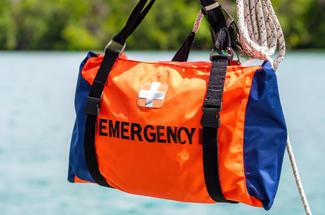 Balise, VHF, satellite, batterie : le sac de survie a changé de visage