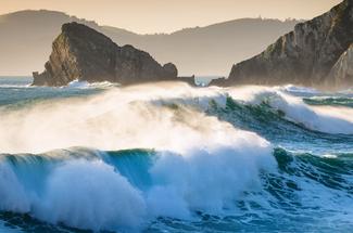 Meilleurs spots de surf en Espagne : les destinations incontournables po...