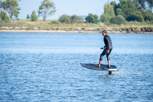 Hydrofoil à propulsion électrique : la nouvelle glisse sans bruit ni grosses vagues