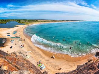 Arugam Bay : surfer l’océan Indien et explorer...