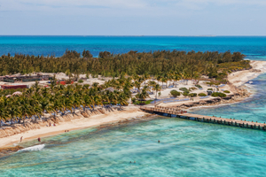 Turks-et-Caïcos et sud des Bahamas : l’itinéraire caribéen entre récifs, îles sauvages et Dean’s Blue Hole
