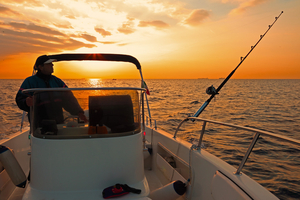 Pêche du poisson plat en bateau : techniques, postes et astuces pour mieux réussir en mer