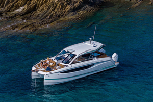 Jeanneau TH38 : le nouveau catamaran à moteur qui redéfinit la vie à bord