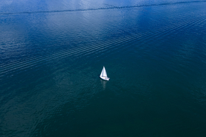 Dans la tête d’un skipper solitaire : est-ce bien raisonnable de partir seul en mer pour de longs mois ?