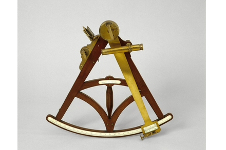 Sextant Nairne Edward (1726-1806). Domaine public. Musée national de la marine Sextant Nairne Edward (1726-1806). Domaine public. Musée national de la marine