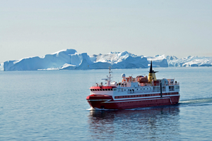 Dans le dernier ferry du Groenland, un voyage au coeur d'un territoire en mutation