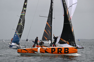Victoire de Nicolas Lunven, Tom Goron, Victor Le Pape et Gildas Mahé à bord de PRB sur le Spi ouest France Banque Populaire