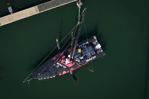 À Lorient, le nouvel IMOCA MACSF touche l’eau et lance l’ère Corentin Horeau