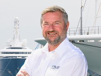 Dean Smith, D-Marin : « Les superyachts...