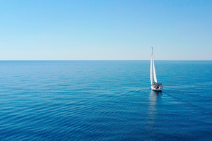 Pourquoi dit-on « avoir le pied marin » ? l’origine surprenante des expressions que l’on utilise tous les jours