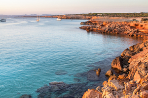 Printemps en Méditerranée : ces 5 mouillages sont encore vides… profitez-en