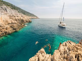 Cet été, Sunsail vous invite à partir en...