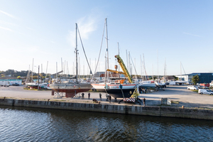 Mise à l’eau du bateau de Damien Guillou à 5 mois du départ de la Golden Globe Race