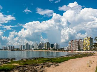 Uruguay : entre plages atlantiques, villages...