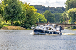 Seine : un bateau percute la passerelle du barrage de Poses, l’accès fermé au public