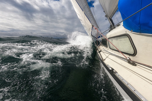 Assurance bateau : ce qui change vraiment face aux tempêtes de plus en plus violentes et nombreuses