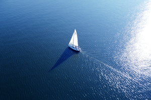 Le retour des petits voiliers : acheter moins grand pour naviguer plus