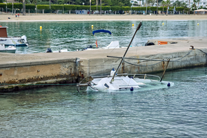 Ports européens : la bombe à retardement des bateaux laissés à l’abandon