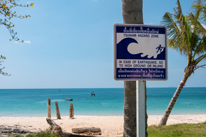 Tsunami : faut-il fuir en bateau ou courir vers les hauteurs ? Les réflexes qui font vraiment la différence