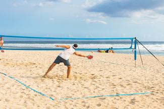 Beach tennis et sports de plage : pourquoi ces disciplines reviennent en...