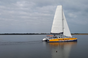 Multicat Algarve met à l’eau le premier Punch 21.10 modernisé en version Day Charter