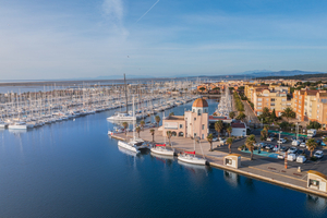 Port de Gruissan : une escale entre village méditerranéen, mer et nature