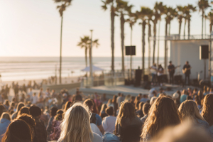 Festivals de musique au bord de l’eau : pourquoi les scènes aiment autant les rivages