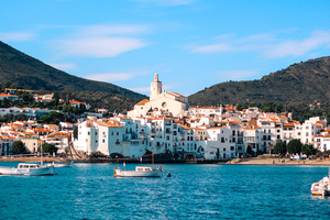 Cadaqués au printemps : le joyau blanc de la Costa Brava