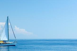 Monocoque, catamaran, aluminium, polyester : quel bateau choisir pour pa...