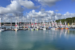 En direct de Perros-Guirec : le village de La Solitaire du Figaro Paprec bat son plein avant le départ