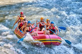 Les meilleures destinations pour faire du rafting : 8 rivières pour vivr...