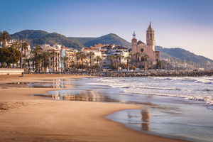 Sitges en juin : l’élégance catalane entre plages, culture et Méditerranée