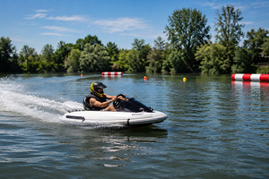 Aqua kart : où tester le karting sur l’eau cet été ?