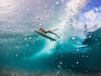 Duck dive en surf : la technique clé pour...
