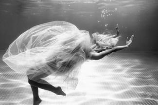 Danse subaquatique : quand l’apnée devient un art du mouvement