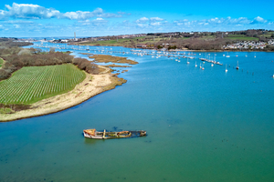 Cowes en été : cap sur l’île de Wight, entre régates mythiques et falaises blanches