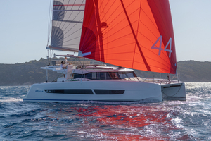Fountaine Pajot fête ses 50 ans : de la régate à une référence mondiale du catamaran de croisière