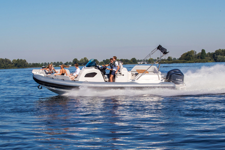 Le Medline 9 assume pleinement son rôle de dayboat familial Le Medline 9 assume pleinement son rôle de dayboat familial