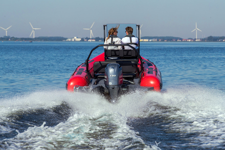 À bord du Pro 5.5, chaque détail compte : un bateau aussi efficace que séduisant.