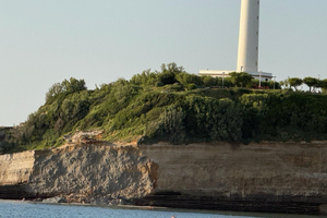 À Biarritz, l’effondrement d’une falaise près du Miramar fait une morte et un disparu