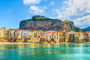 Cefalù en juillet : la Sicile les pieds dans l’eau