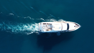 Croisière à moteur : le grand match entre silence, autonomie et sobriété