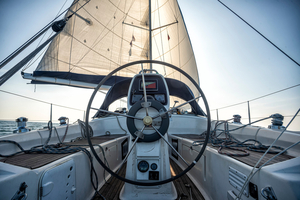 Routage, anti-collision, GPS : faut-il vraiment faire confiance à l’IA en mer ?
