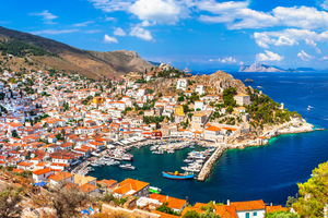 Hydra en juillet : l’île grecque sans voitures où l’été se vit au rythme de la mer